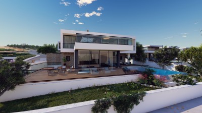 Living on the water edge 